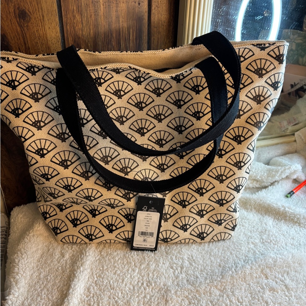 Nwt Canvas Fan-Print Tote Bag in Cream and Black